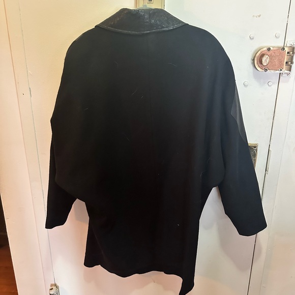 80s wool and leather black coat with dolman sleeve (medium) - Picture 3 of 4